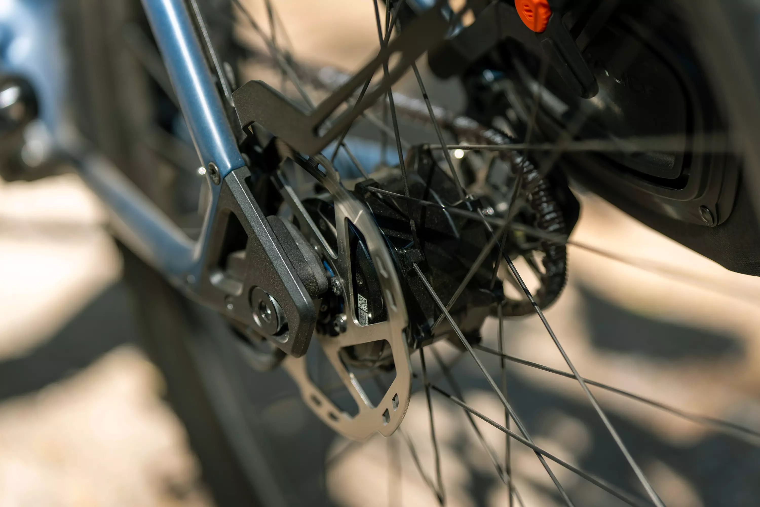 Detailaufnahme des Gravel-Bar Lenkers mit Steuerrohr, auf dem das Urwahn-Wortlogo senkrecht aufgedruckt ist